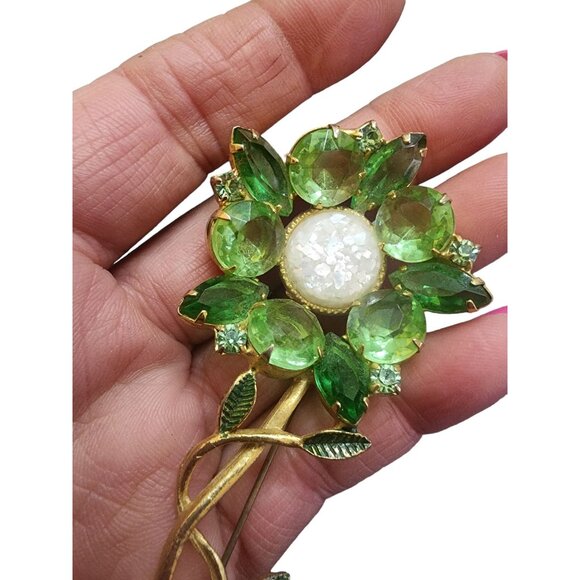 Stunning Unsigned Glass Flower Brooch with Resin Confetti Center (A4619) - Picture 4 of 7
